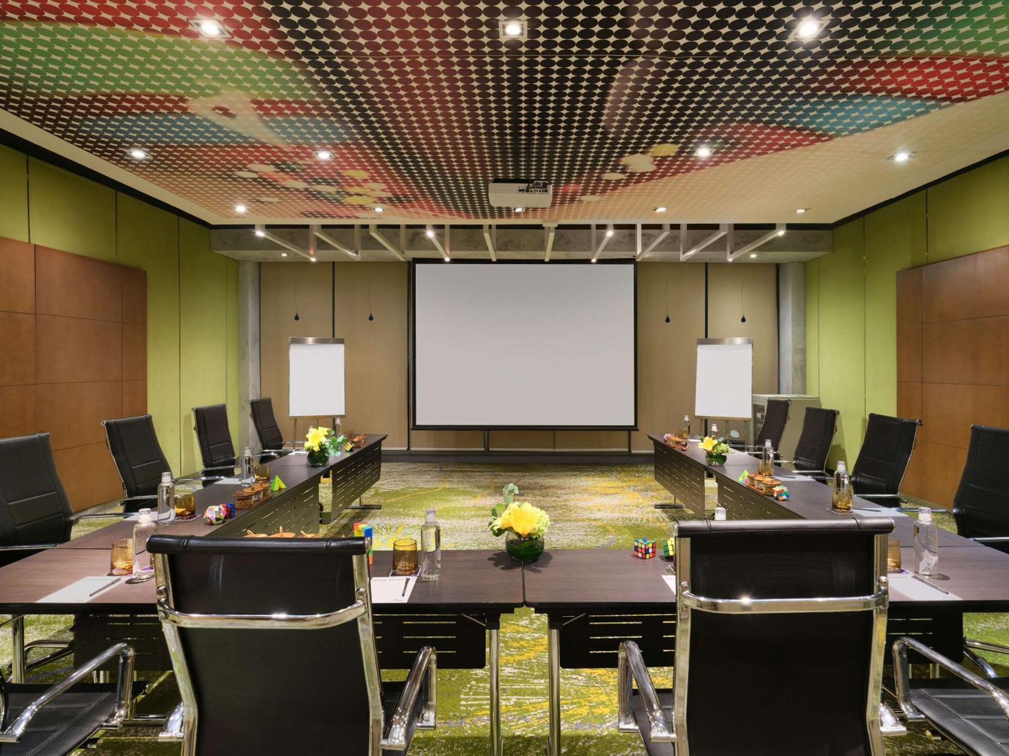 Pullman Jakarta Central Park Екстериор снимка Meeting room