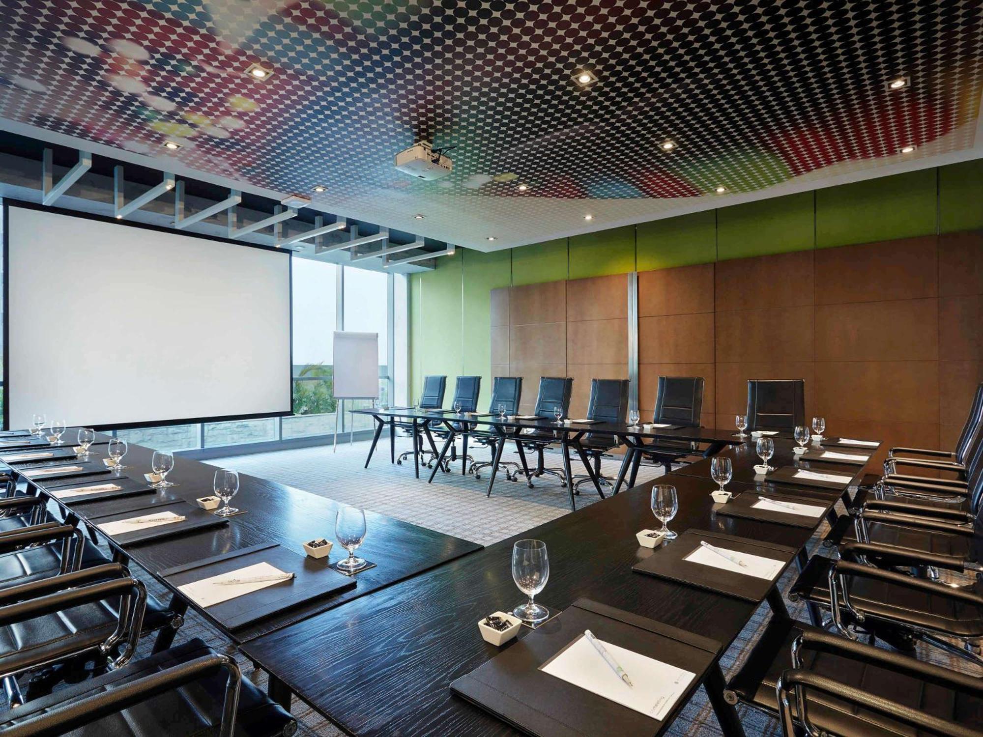 Pullman Jakarta Central Park Екстериор снимка Meeting room
