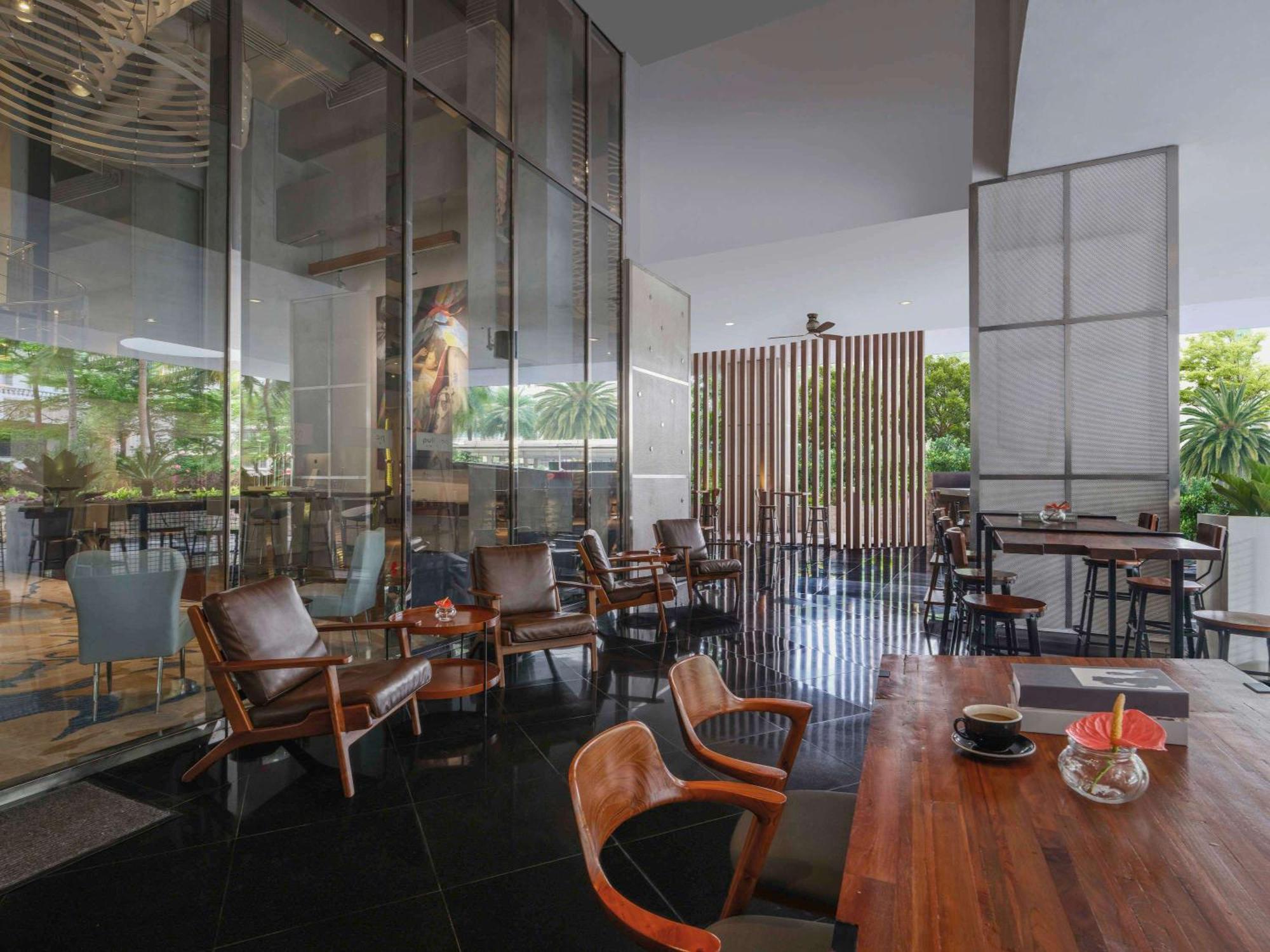 Pullman Jakarta Central Park Екстериор снимка The interior of a Starbucks Reserve store in Shanghai, China