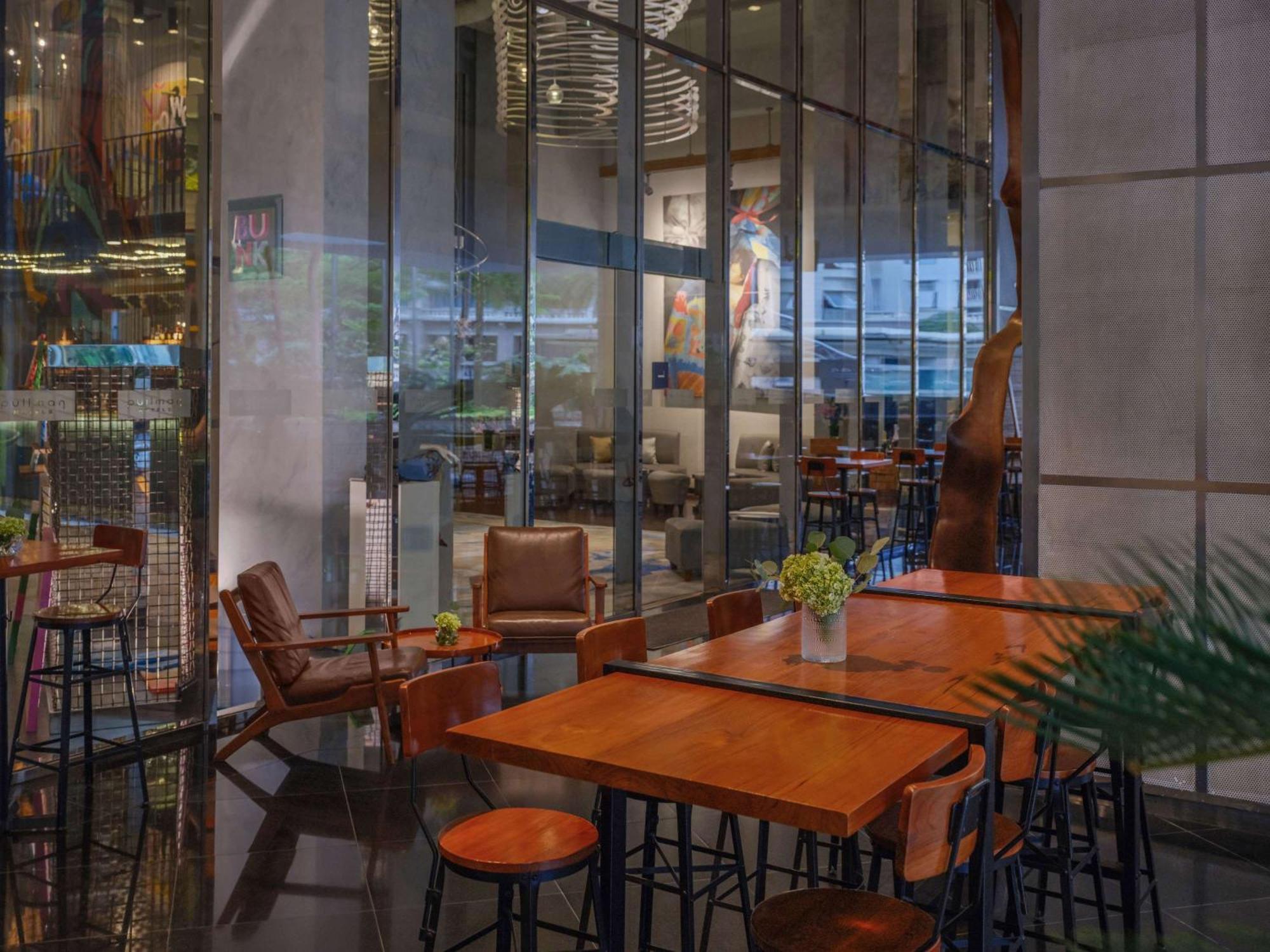 Pullman Jakarta Central Park Екстериор снимка The interior of the Starbucks Reserve Roastery in Seattle