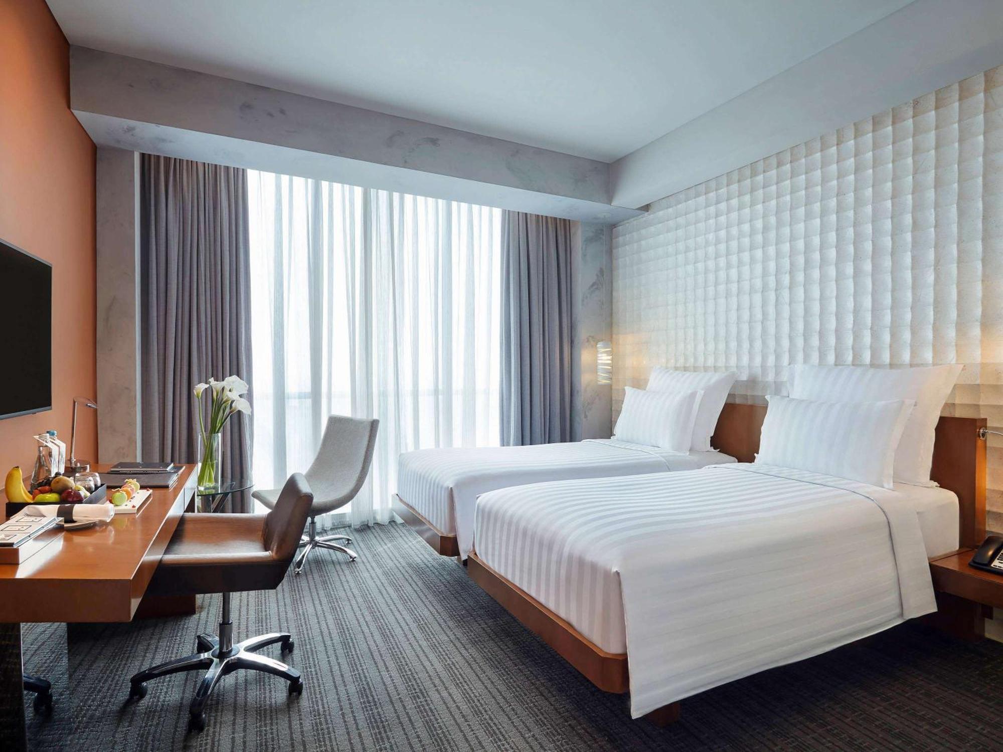 Pullman Jakarta Central Park Екстериор снимка