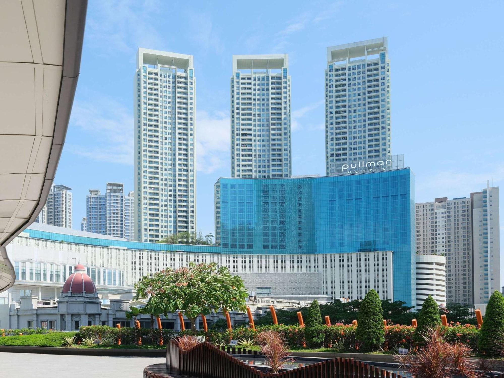 Pullman Jakarta Central Park Екстериор снимка The complex in 2016